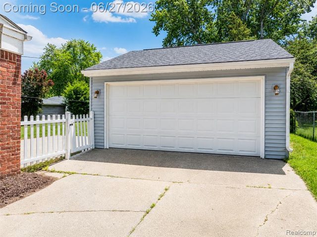 221 Reitman Court, Rochester Hills, MI 48307
