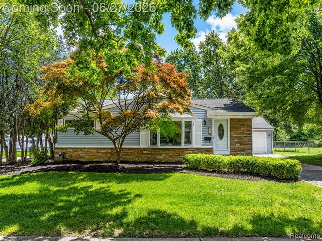 221 Reitman Court, Rochester Hills, MI 48307
