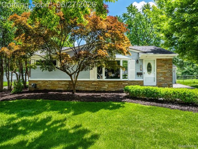 221 Reitman Court, Rochester Hills, MI 48307