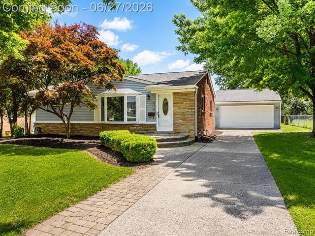 221 Reitman Court, Rochester Hills, MI 48307
