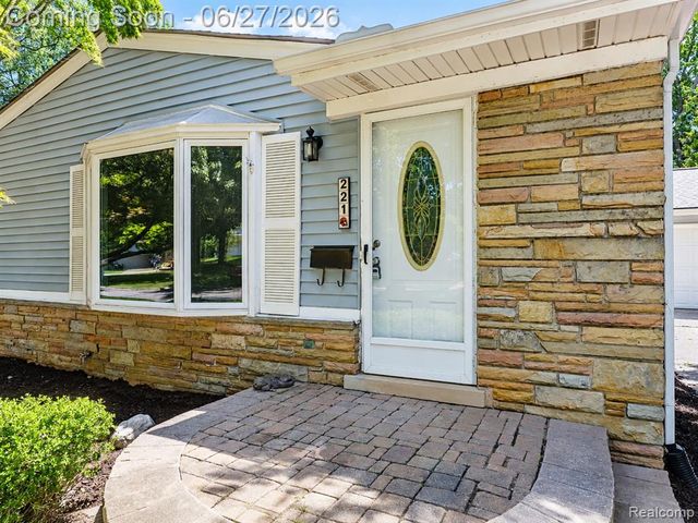 221 Reitman Court, Rochester Hills, MI 48307