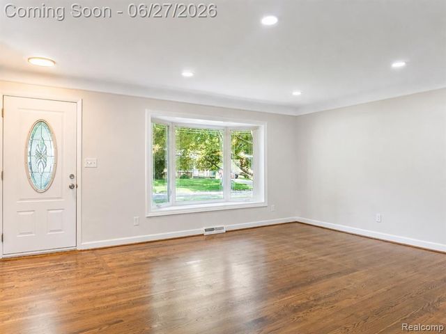 221 Reitman Court, Rochester Hills, MI 48307