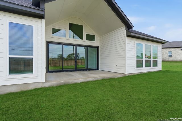 8911 Arroyo Grove, San Antonio, TX 78263