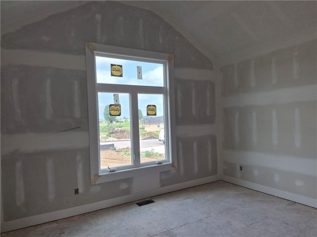 4410 Tee Box Drive, Basehor, KS 66007