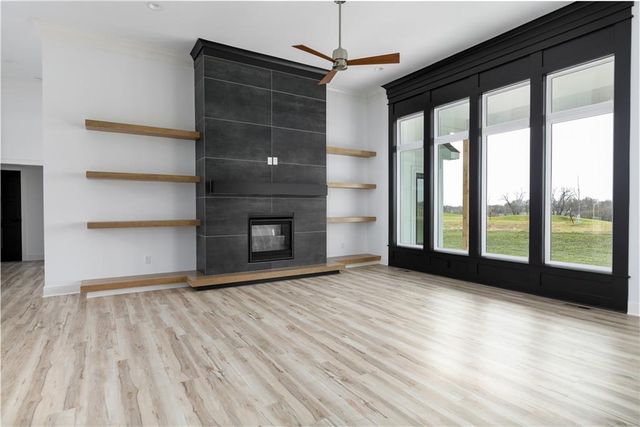 4410 Tee Box Drive, Basehor, KS 66007