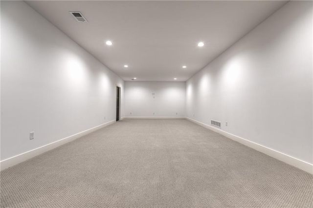 4410 Tee Box Drive, Basehor, KS 66007