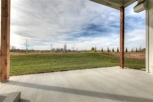 4410 Tee Box Drive, Basehor, KS 66007