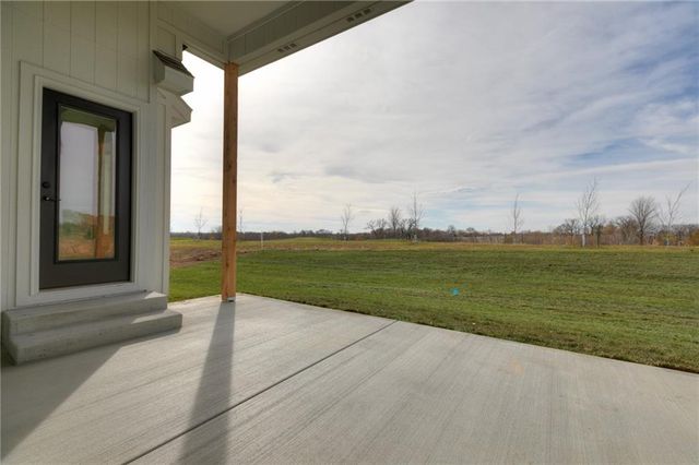 4410 Tee Box Drive, Basehor, KS 66007