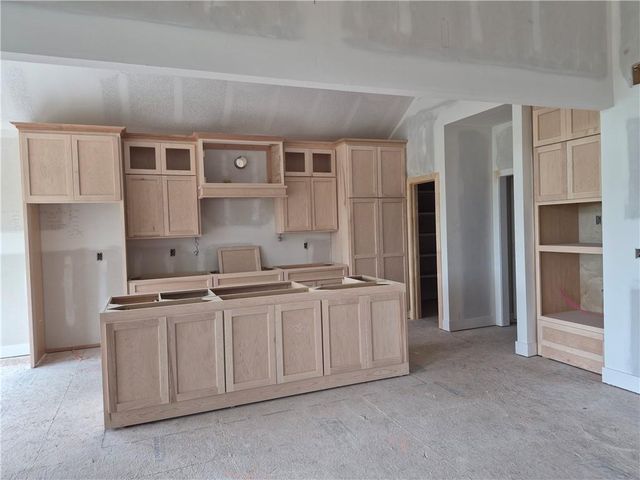 4410 Tee Box Drive, Basehor, KS 66007