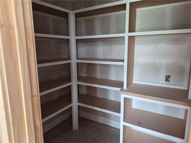 4410 Tee Box Drive, Basehor, KS 66007