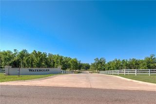 9761 Waterglen Road, Guthrie, OK 73044