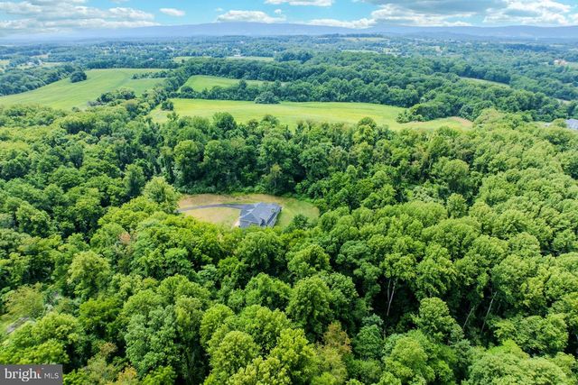 19016 BRIDLE BRANCH LN, Purcellville, VA 20132