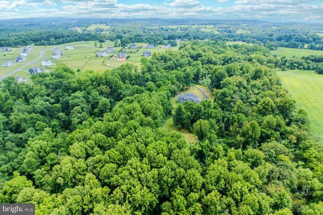 19016 BRIDLE BRANCH LN, Purcellville, VA 20132