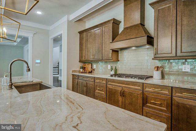 19016 BRIDLE BRANCH LN, Purcellville, VA 20132