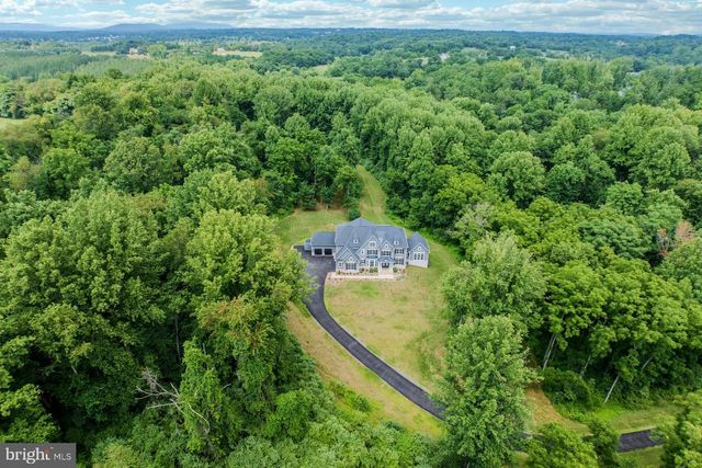 19016 BRIDLE BRANCH LN, Purcellville, VA 20132