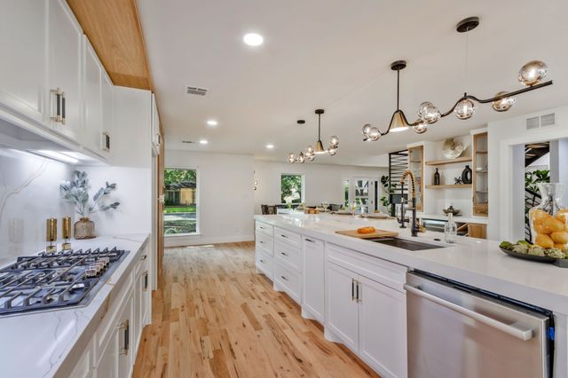 11115 Scotsmeadow Drive, Dallas, TX 75218