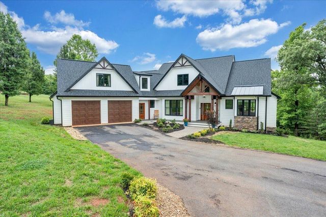479 Constitution BLVD, Wirtz, VA 24184