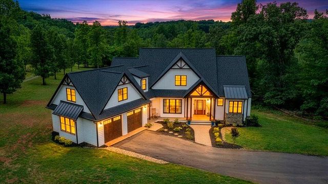 479 Constitution BLVD, Wirtz, VA 24184