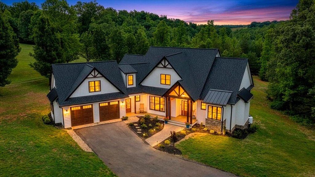 479 Constitution BLVD, Wirtz, VA 24184