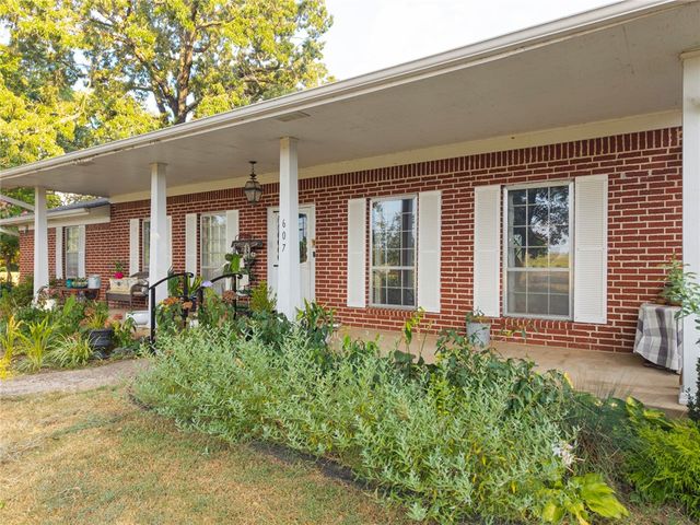 607 W Main Street, Charleston, AR 72933