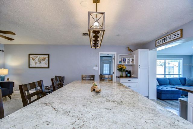 5635 24TH AVENUE N, St Petersburg, FL 33710