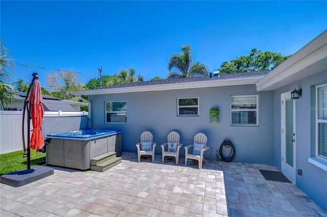 5635 24TH AVENUE N, St Petersburg, FL 33710