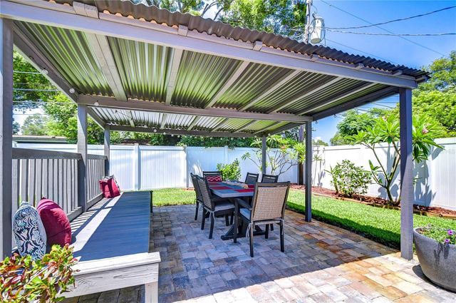 5635 24TH AVENUE N, St Petersburg, FL 33710