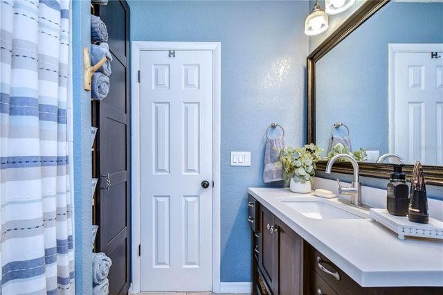 5635 24TH AVENUE N, St Petersburg, FL 33710