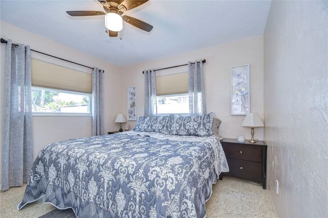 5635 24TH AVENUE N, St Petersburg, FL 33710