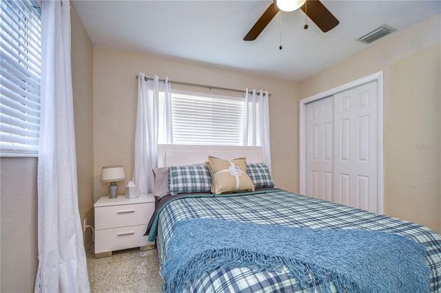 5635 24TH AVENUE N, St Petersburg, FL 33710