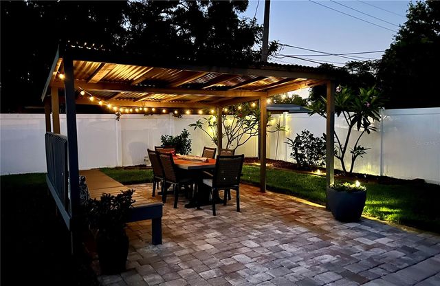 5635 24TH AVENUE N, St Petersburg, FL 33710