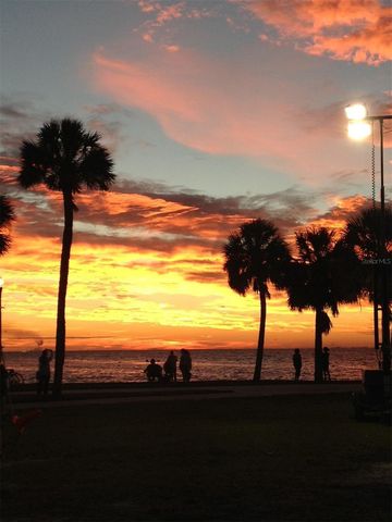 5635 24TH AVENUE N, St Petersburg, FL 33710