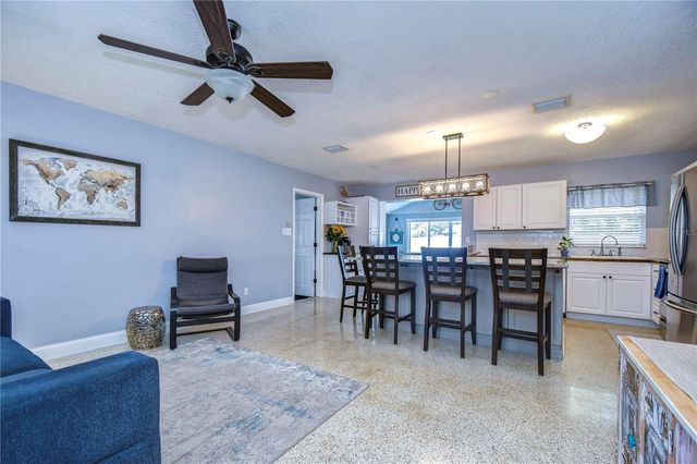 5635 24TH AVENUE N, St Petersburg, FL 33710