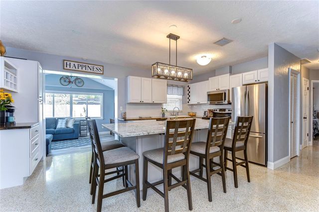 5635 24TH AVENUE N, St Petersburg, FL 33710