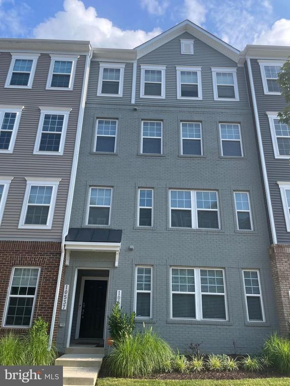 10535 JOHN GLENN ST, Lanham, MD 20706