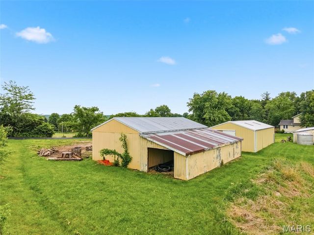 11 Skyview Way, Pacific, MO 63069