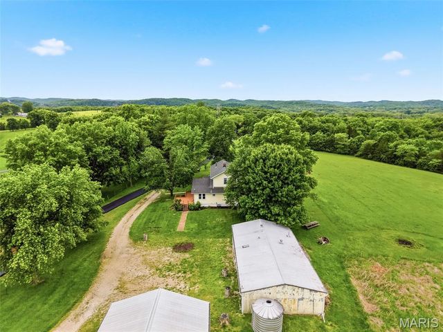 11 Skyview Way, Pacific, MO 63069