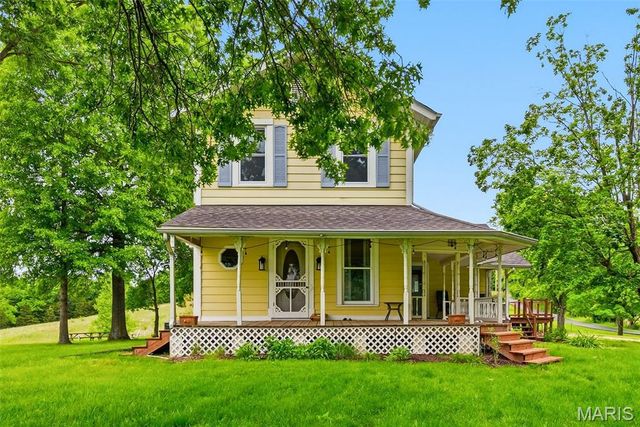 11 Skyview Way, Pacific, MO 63069