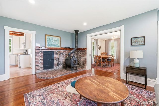 11 Skyview Way, Pacific, MO 63069