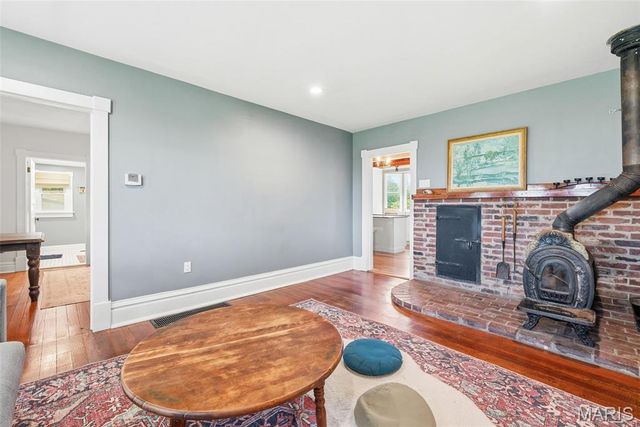 11 Skyview Way, Pacific, MO 63069