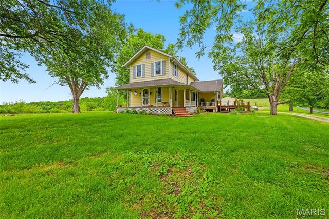 11 Skyview Way, Pacific, MO 63069