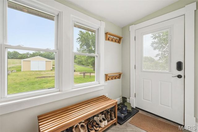 11 Skyview Way, Pacific, MO 63069