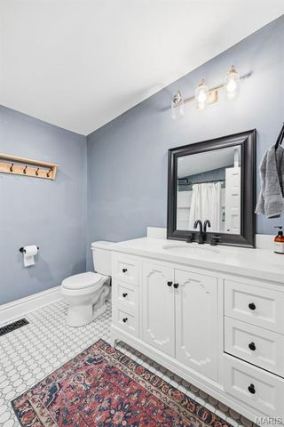 11 Skyview Way, Pacific, MO 63069