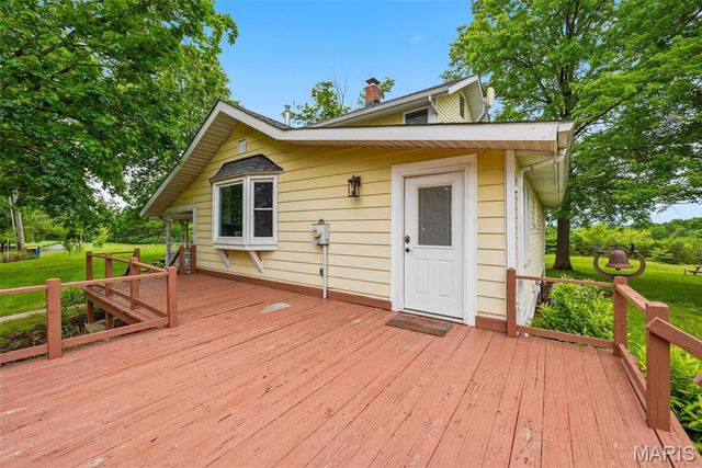 11 Skyview Way, Pacific, MO 63069