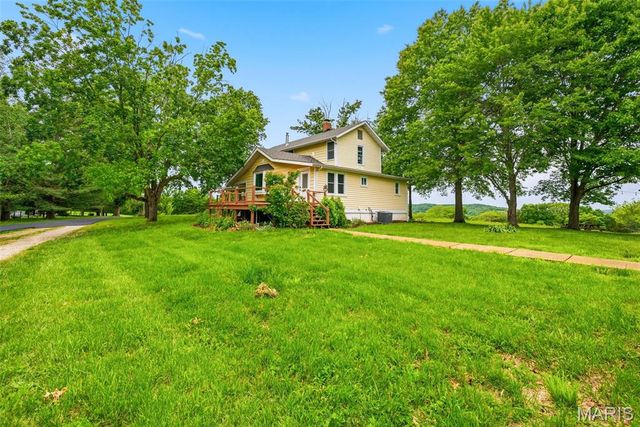 11 Skyview Way, Pacific, MO 63069