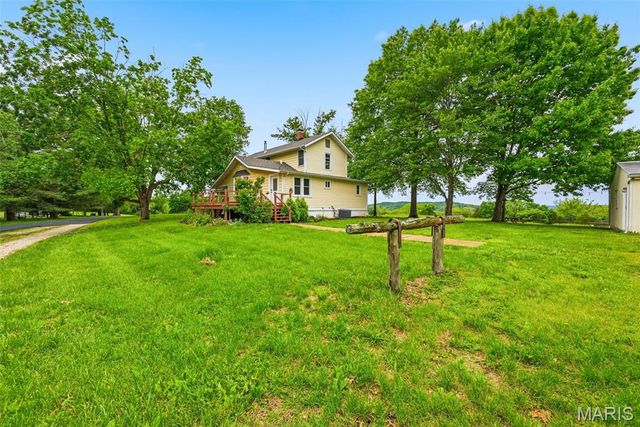 11 Skyview Way, Pacific, MO 63069