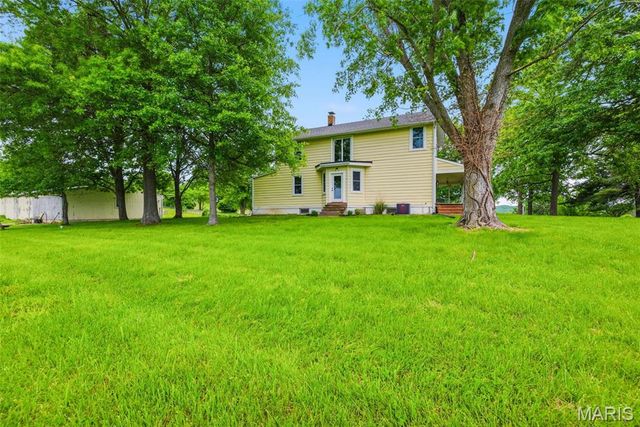 11 Skyview Way, Pacific, MO 63069