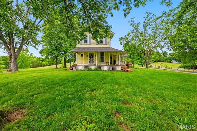 11 Skyview Way, Pacific, MO 63069