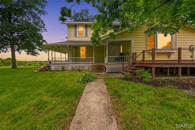 11 Skyview Way, Pacific, MO 63069