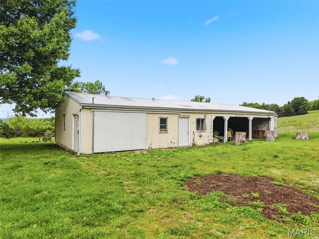 11 Skyview Way, Pacific, MO 63069